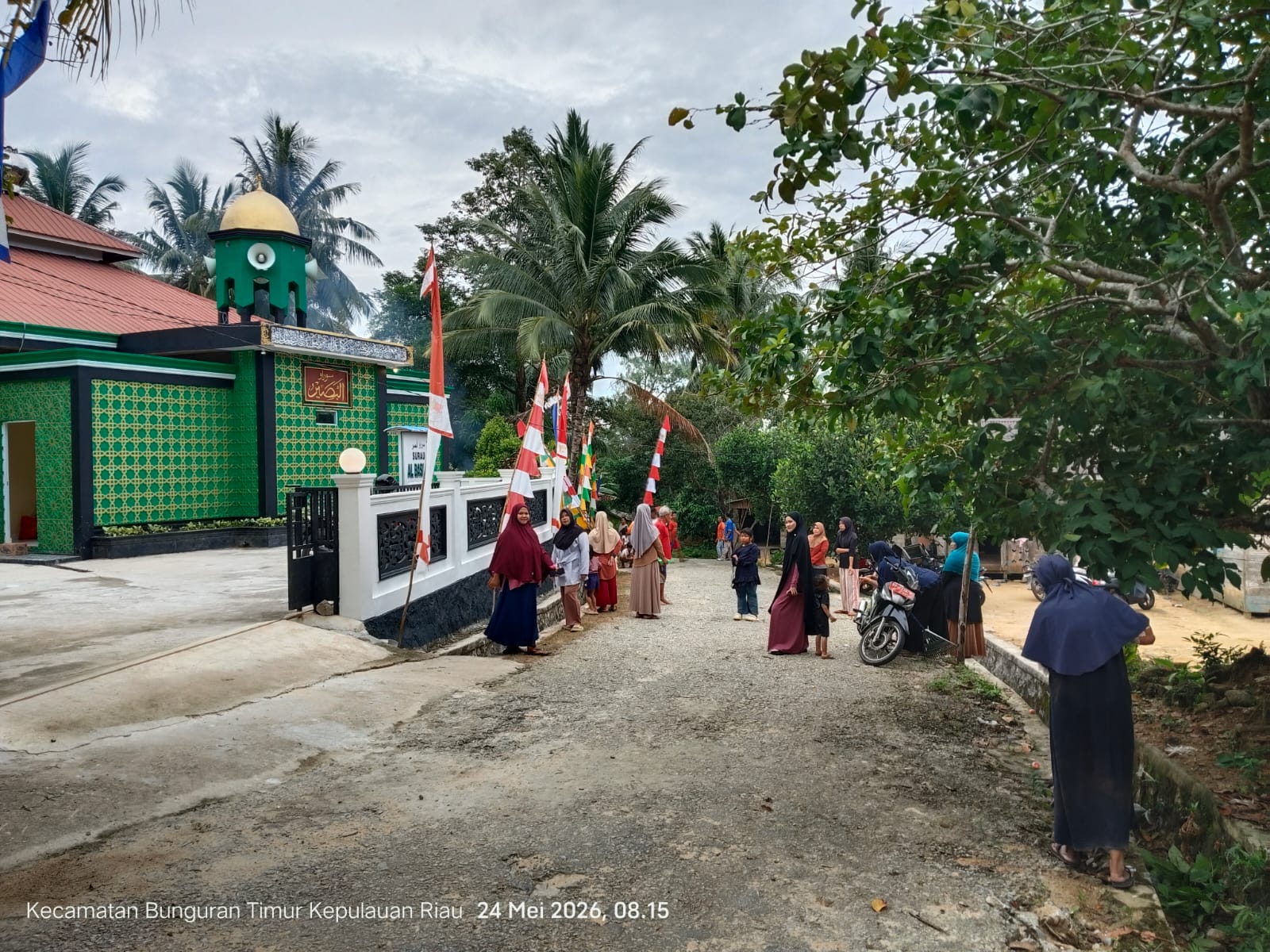 KUA Bunguran Timur dan Warga Air Kicur Gotong Royong Sambut Idul Adha 1447 H